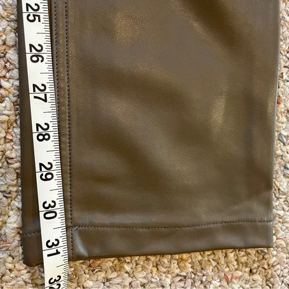 Abercrombie & Fitch High Rise 90s Straight Vegan Leather Pant women’s 27/4 long - Picture 3 of 5